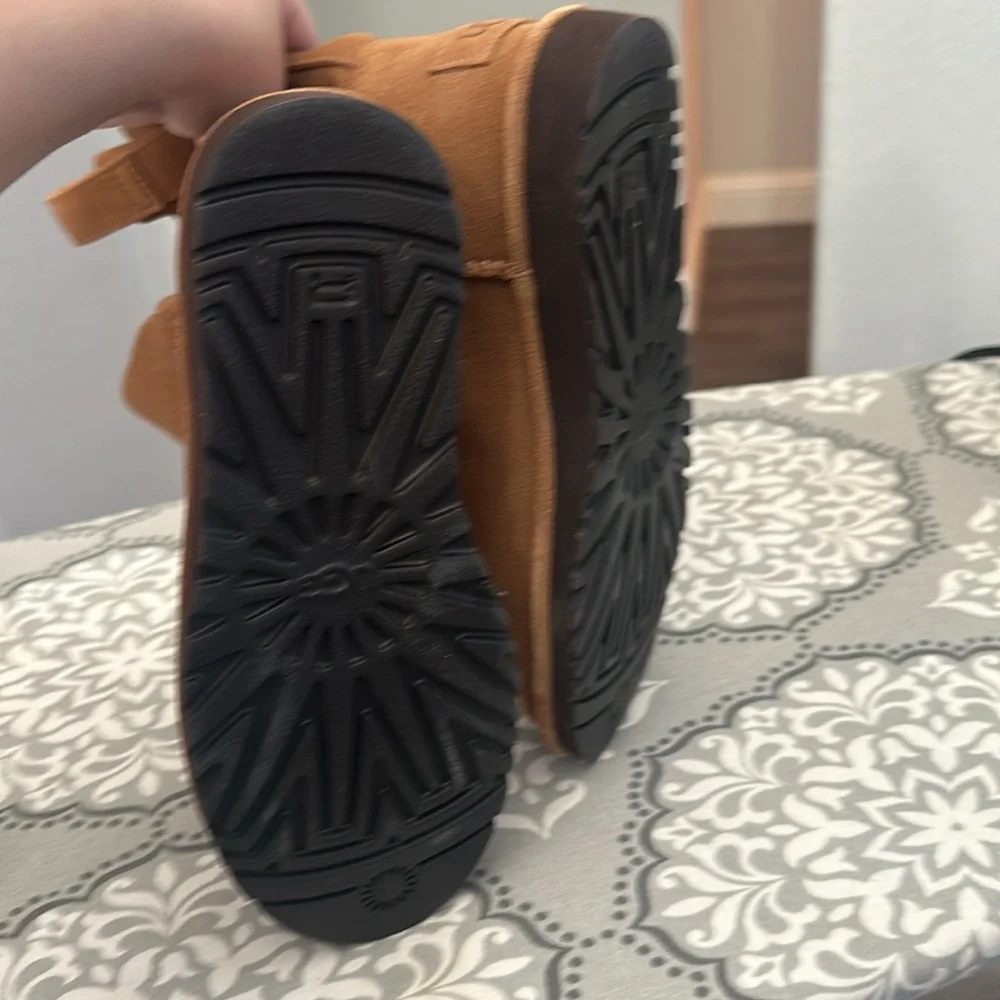 Ugh tan booties - Picture 3 of 4